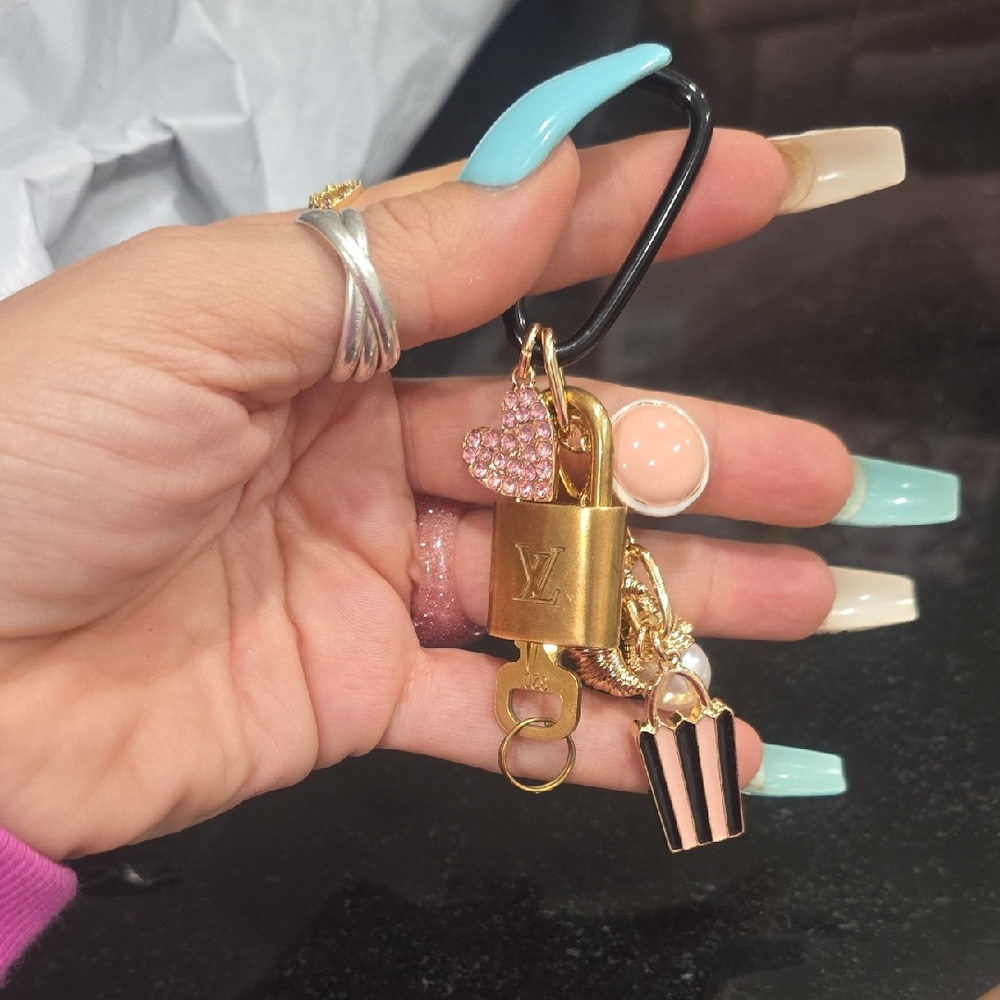 Louis Vuitton Gold and Pink Charm Keychain Aut Lock&key#320
